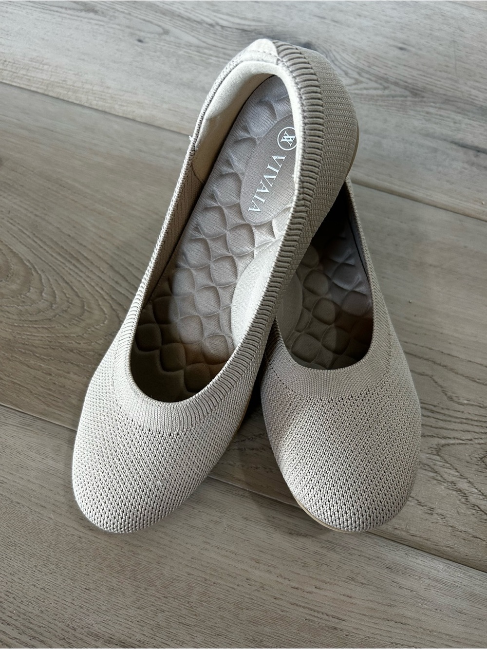 Vivaia CLAIRE WALKER Tan Round Toe Ballet Flats Shoes Women 37.5 EU/ 7 US